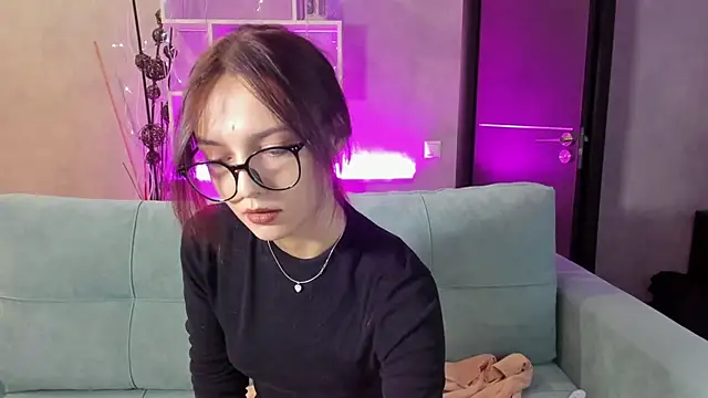 Kira Ke11y online show from 9, 1, 2025