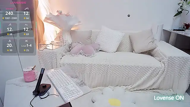 Snapshot of Feifei-cn chatting on 10, 11, 2025 Feifei-cn online show from 10, 11, 2025