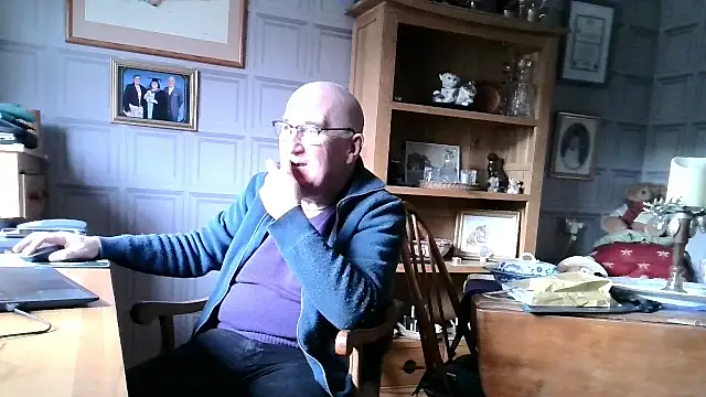 Adamdaddybear online show from 25, 1, 2025