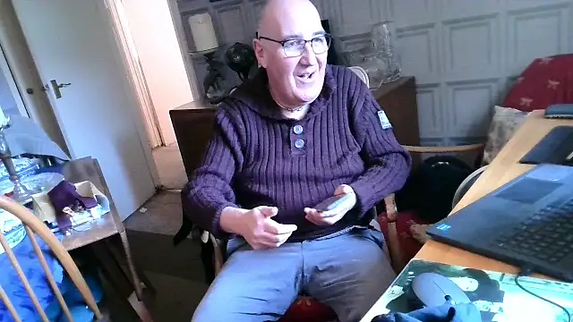 Adamdaddybear online show from 6, 2, 2025