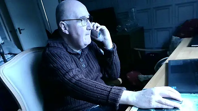 Adamdaddybear online show from 8, 2, 2025