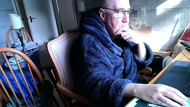 Adamdaddybear online show from 8, 3, 2025