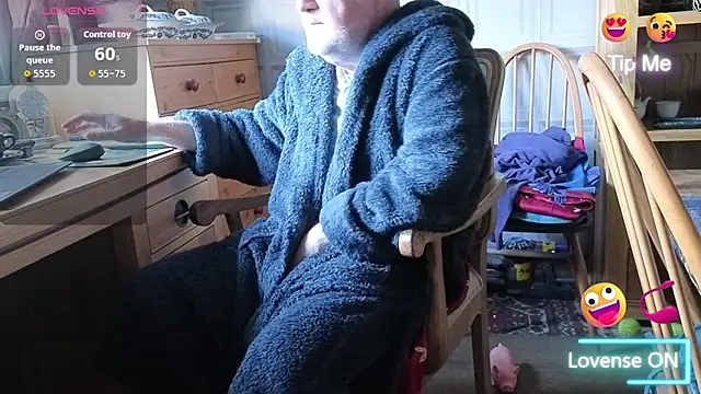 Adamdaddybear online show from 23, 9, 2025