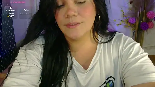 Snapshot of blue_angel33 chatting on 21, 5, 2026 blue angel33 online show from 21, 5, 2026