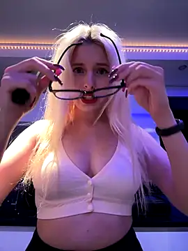 XMelissaX online show from 3, 10, 2025