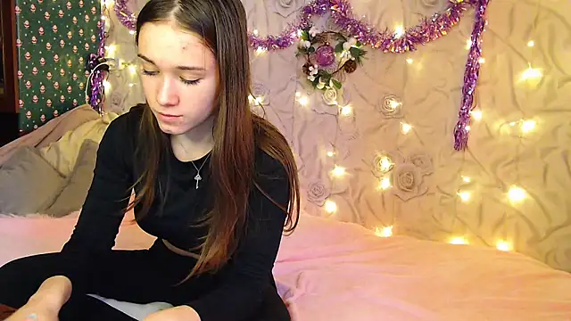 Snapshot of fluffy_kitty_ chatting on 13, 1, 2025 fluffy kitty  online show from 13, 1, 2025