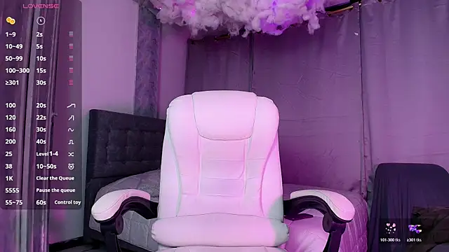 Snapshot of lylita2 chatting on 27, 11, 2025 lylita2 online show from 27, 11, 2025