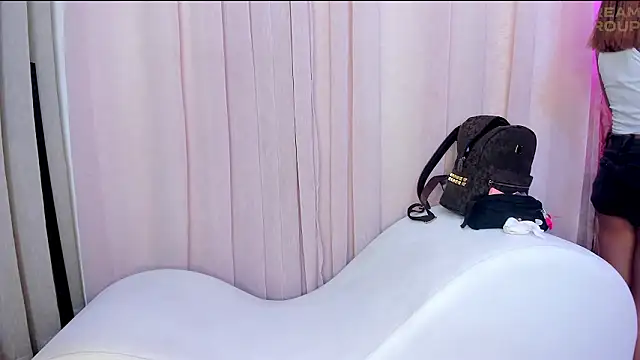 Yourslust  online show from 17, 3, 2026