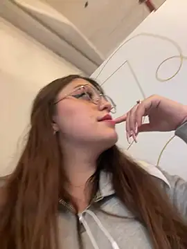 sweet valery21 online show from 6, 3, 2025