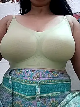 cute-mahek online show from 30, 10, 2025