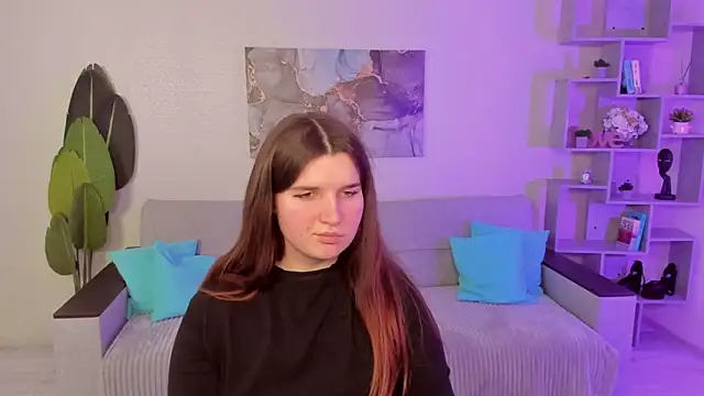 Snapshot of BonneyLove chatting on 15, 12, 2025 BonneyLove online show from 15, 12, 2025