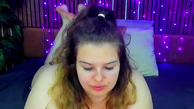 LittleNicole69 online show from 25, 6, 2026