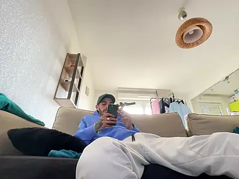 Rebeu313 online show from 22, 2, 2025