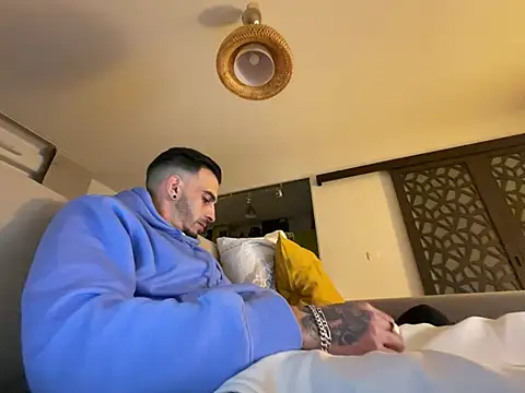 Rebeu313 online show from 26, 2, 2025