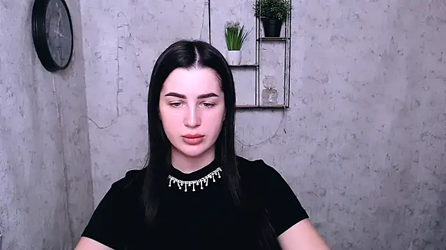 DivaKaily  online show from 1, 2, 2025