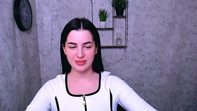 DivaKaily  online show from 6, 2, 2025