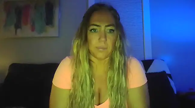 Snapshot of sunshinekisses chatting on 13, 2, 2025 sunshinekisses online show from 13, 2, 2025