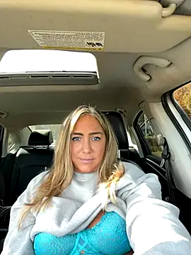 Snapshot of sunshinekisses chatting on 16, 10, 2025 sunshinekisses online show from 16, 10, 2025