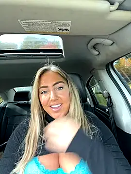 Snapshot of sunshinekisses chatting on 20, 10, 2025 sunshinekisses online show from 20, 10, 2025