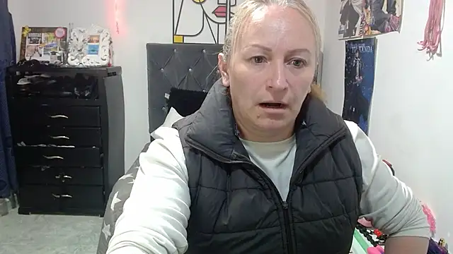 emperabigbootybigass online show from 4, 5, 2026