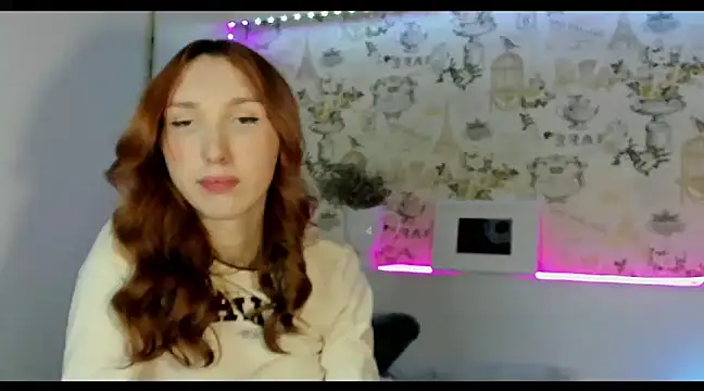 Snapshot of LisaIcon chatting on 12, 1, 2025 LisaIcon online show from 12, 1, 2025