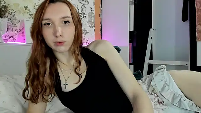 Snapshot of LisaIcon chatting on 3, 2, 2025 LisaIcon online show from 3, 2, 2025