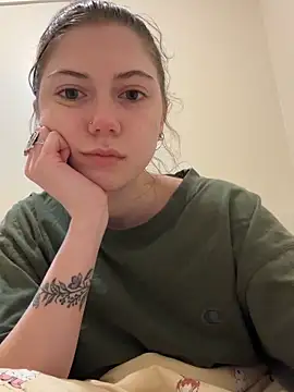 Snapshot of emilycoco chatting on 20, 2, 2026 emilycoco online show from 20, 2, 2026