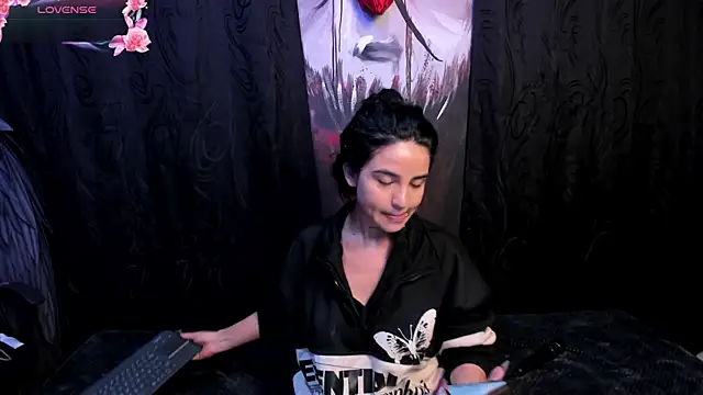 Snapshot of Kylie-fox chatting on 26, 9, 2025 Kylie-fox online show from 26, 9, 2025