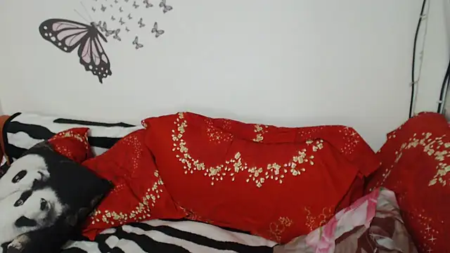 Snapshot of LadyHellene chatting on 2, 2, 2025 LadyHellene online show from 2, 2, 2025