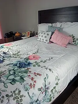 Snapshot of FragrantWind5 chatting on 17, 10, 2025 FragrantWind5 online show from 17, 10, 2025