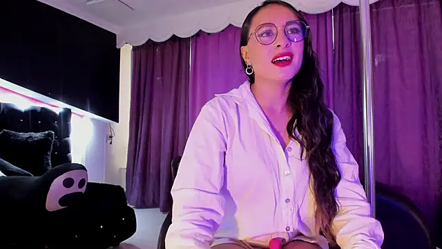Coral Gibson online show from 25, 6, 2026