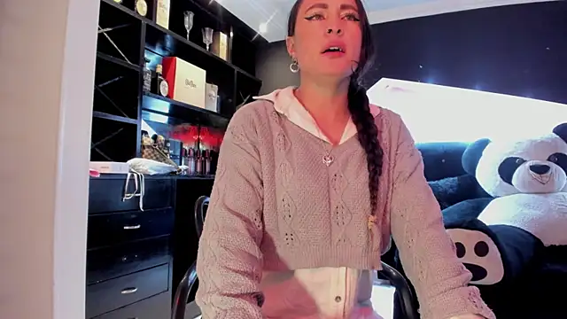 Coral Gibson online show from 29, 7, 2026