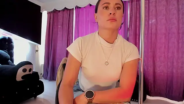 Coral Gibson online show from 5, 8, 2026