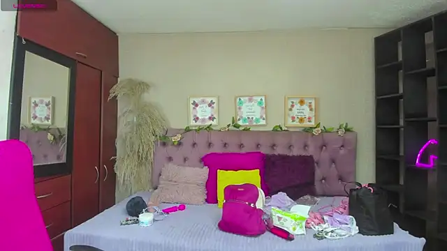 Snapshot of _Pamela_ebony chatting on 4, 12, 2025 Pamela ebony online show from 4, 12, 2025