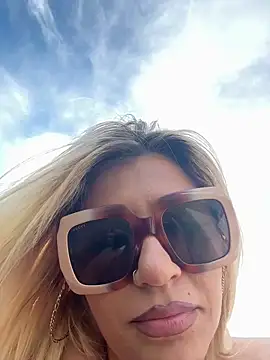 Lorehottie online show from 3, 6, 2026