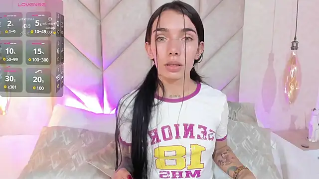 Mollymoon1 online show from 9, 12, 2024