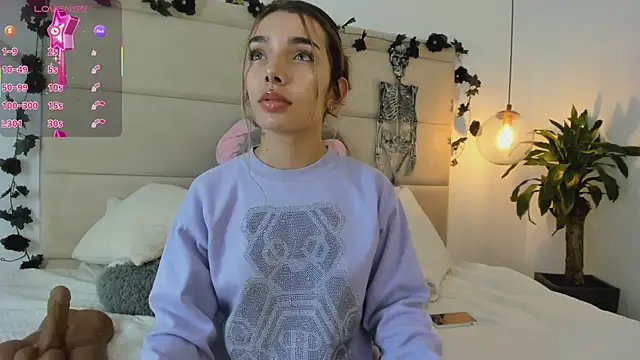 Mollymoon1 online show from 28, 10, 2025