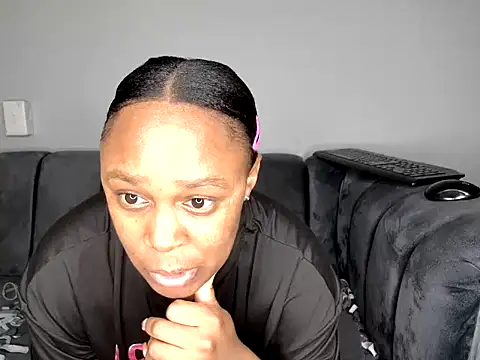 Pearl 00 online show from 14, 11, 2025