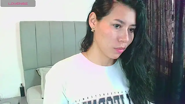 Snapshot of _joy_yva chatting on 14, 12, 2024 joy yva online show from 14, 12, 2024