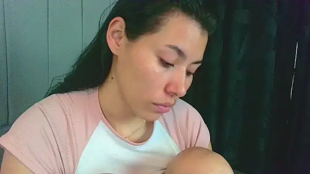 Snapshot of _joy_yva chatting on 18, 12, 2024 joy yva online show from 18, 12, 2024