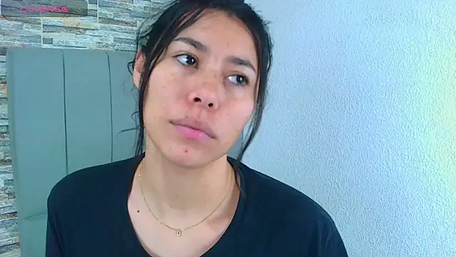 Snapshot of _joy_yva chatting on 18, 3, 2025 joy yva online show from 18, 3, 2025