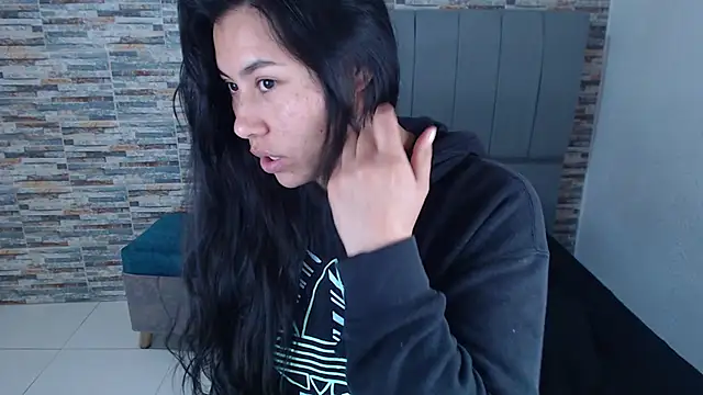 Snapshot of _joy_yva chatting on 10, 10, 2025 joy yva online show from 10, 10, 2025