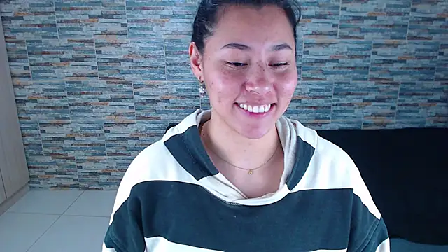 Snapshot of _joy_yva chatting on 20, 11, 2025 joy yva online show from 20, 11, 2025