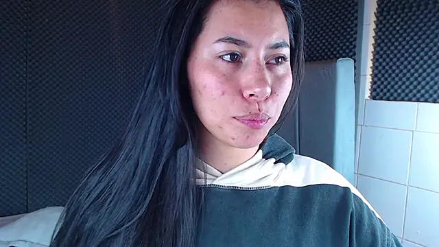 Snapshot of _joy_yva chatting on 5, 12, 2025 joy yva online show from 5, 12, 2025