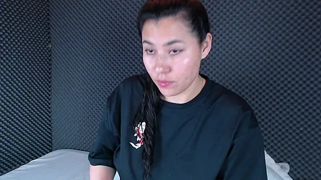 Snapshot of _joy_yva chatting on 16, 12, 2025 joy yva online show from 16, 12, 2025