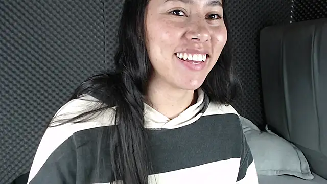 Snapshot of _joy_yva chatting on 7, 1, 2026 joy yva online show from 7, 1, 2026