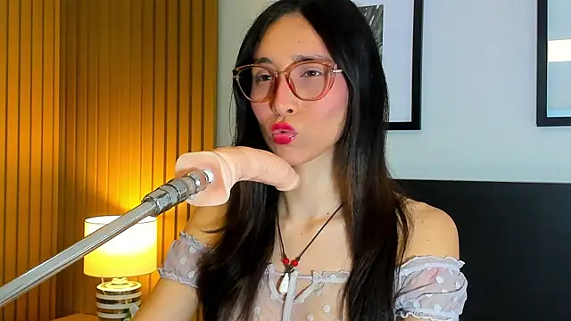 doll bella  online show from 5, 7, 2026