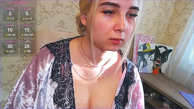 Snapshot of DolphinDreams chatting on 5, 1, 2025 DolphinDreams online show from 5, 1, 2025