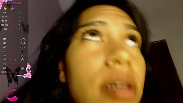 Snapshot of valeriah_7 chatting on 12, 12, 2024 valeriah 7 online show from 12, 12, 2024