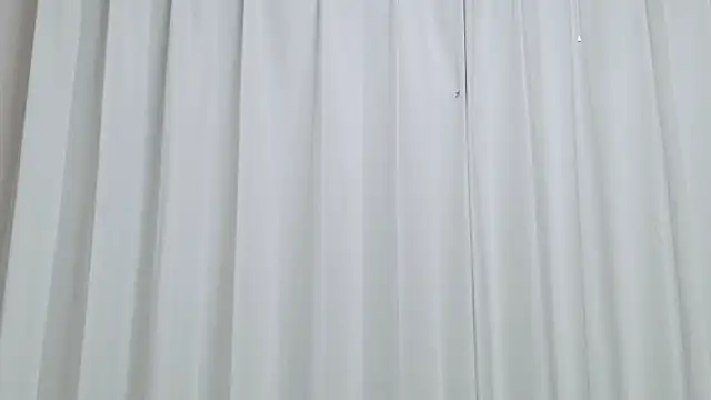 Snapshot of yuki_room chatting on 13, 11, 2025 yuki room online show from 13, 11, 2025